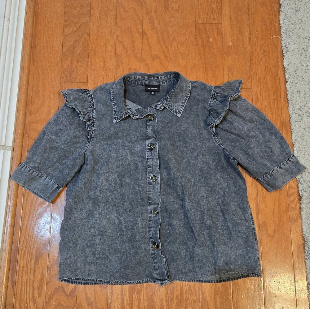 Who What Wear Chambray Ruffle Sleeve Shirt Medium 100% Cotton EUC
